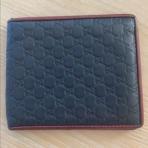 Men’s Gucci wallet navy blue with red stitching
